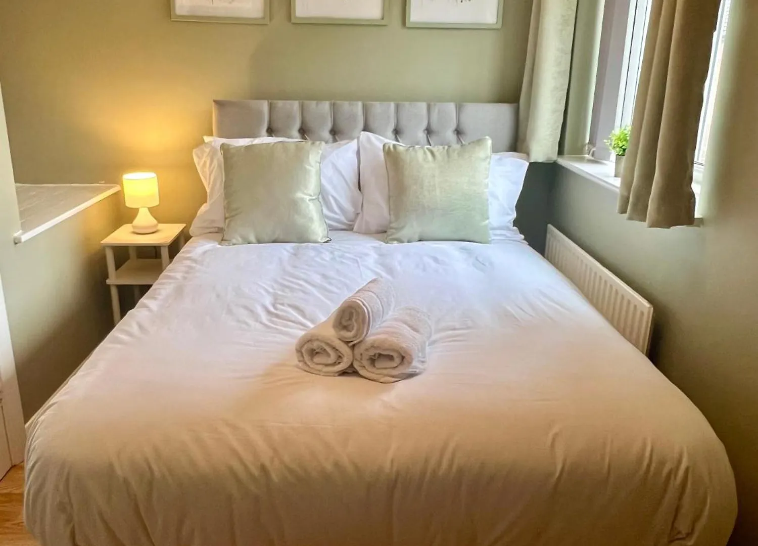 The Olive House - 4 Bedroom, Sleeps 8, Contractors Welcome Middlesbrough 0*,